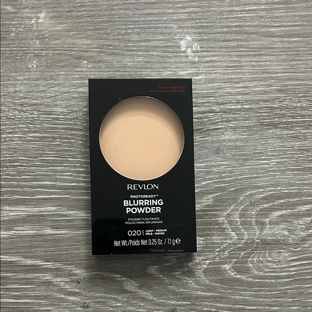 Revlon Photoready Blurring Powder - Light Medium 020